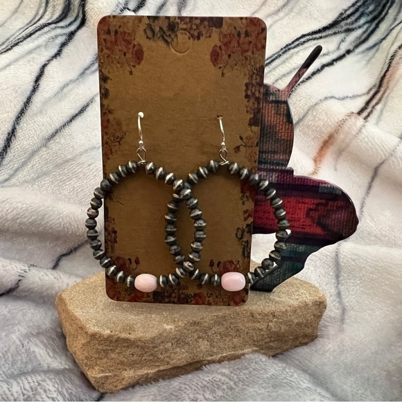 ❤️ 3mm Desert Pearl & Queen Pink Conch Southwestern Dangle Hoop Earrings 9.4gms - Picture 3 of 12